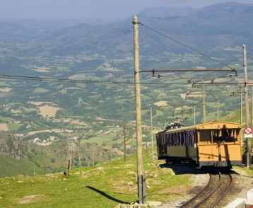 little-yellow-train-pyrenees