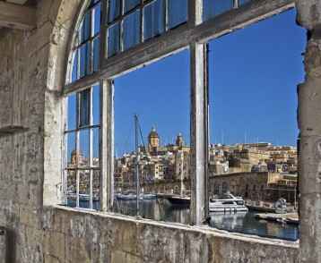 malta-view-from-window-of-vittoriosa