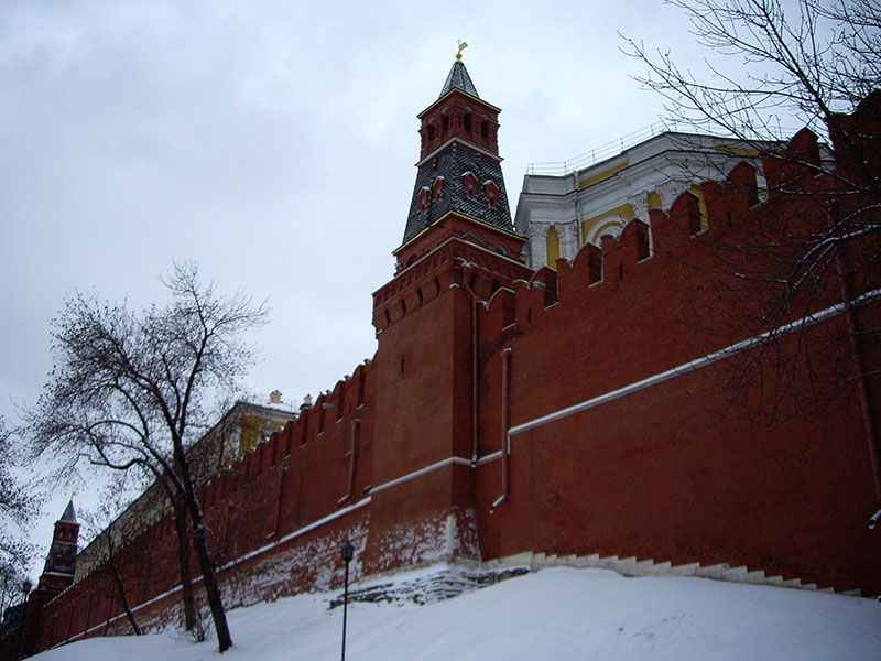 russia-kremlin-wall
