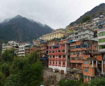 the-border-town-of-zhangmu-tibet