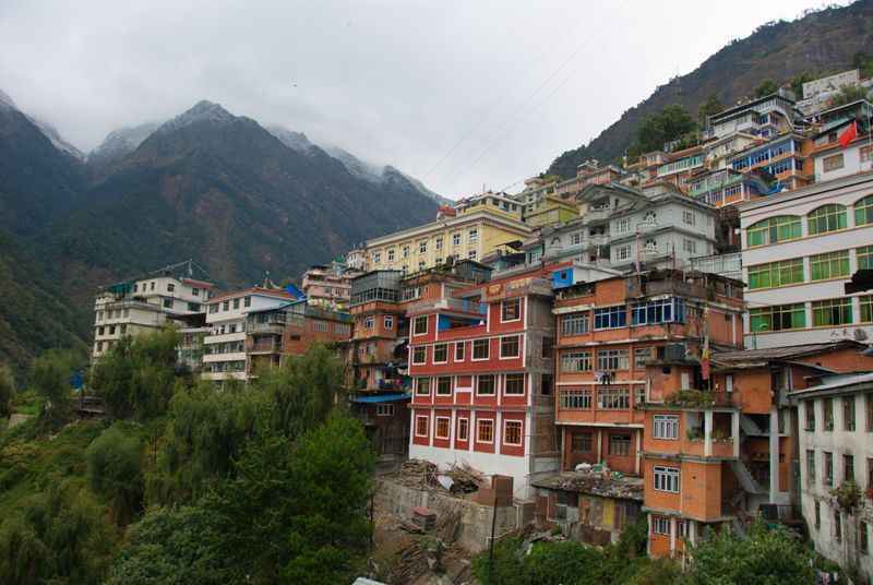 the-border-town-of-zhangmu-tibet