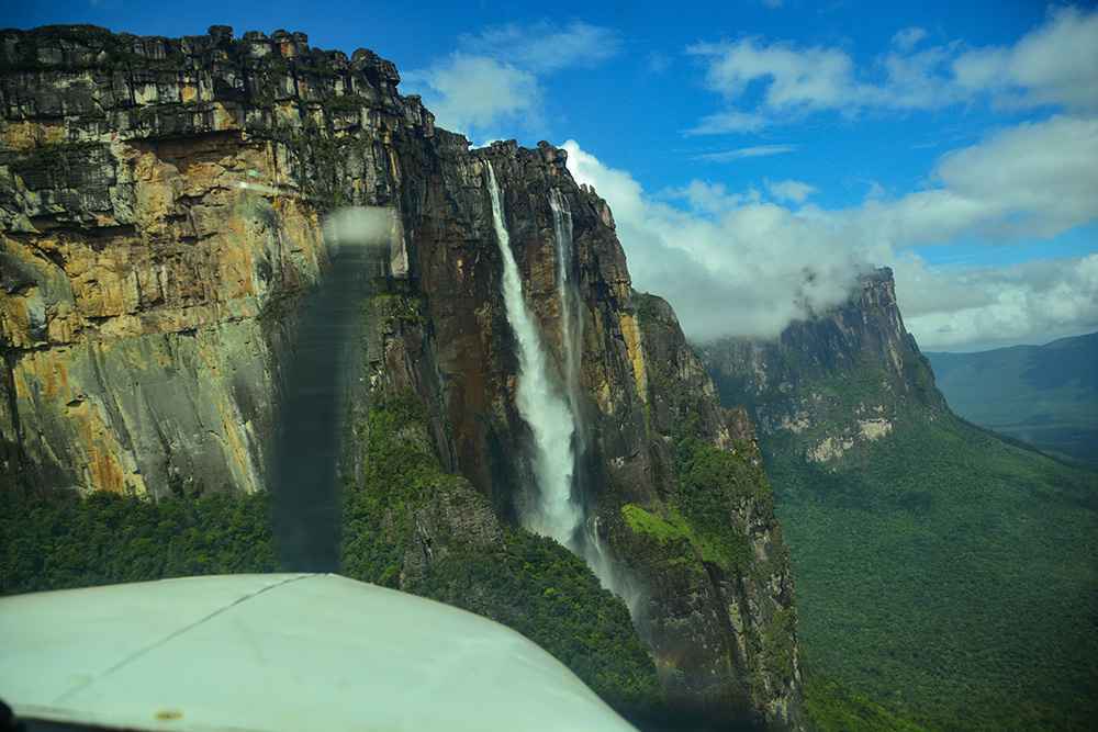 Angel Falls from plane-lores