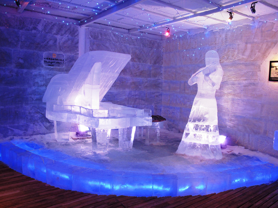 Ice Bar Harbin