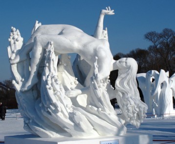 Snow sculpture-Sun Island